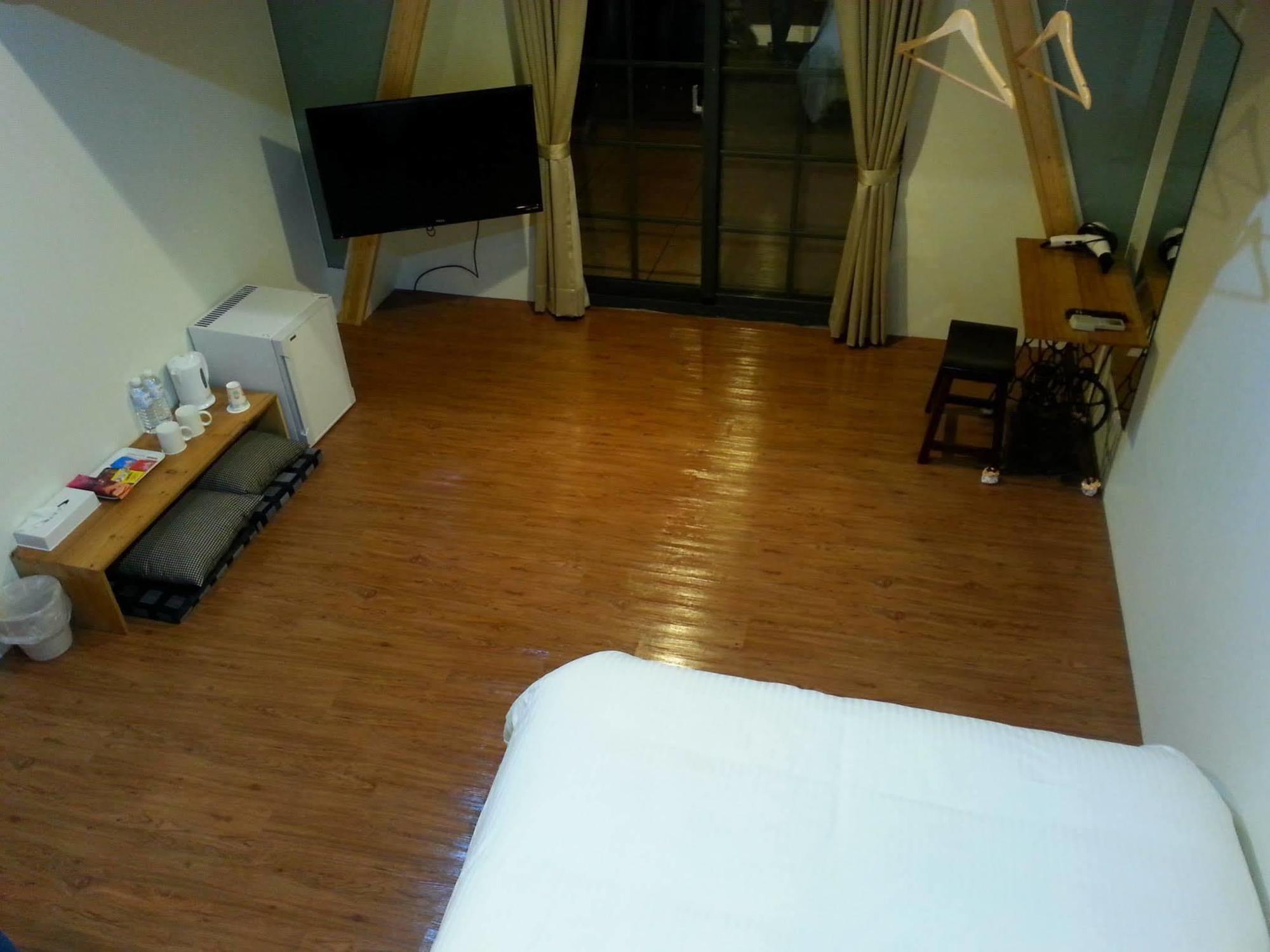Artisan Hostel Toucheng Exteriör bild